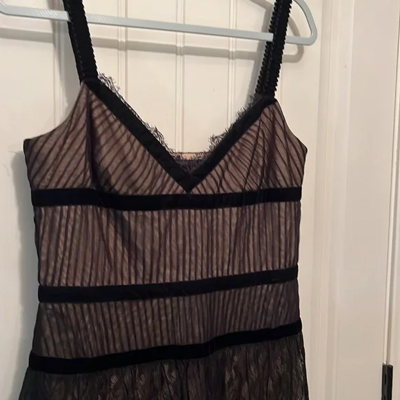 EUC BCBG lace black dress size 10 - Picture 2 of 5